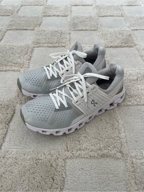 On Running Cloudswift Glacier/White Lace-Up Running Shoes
